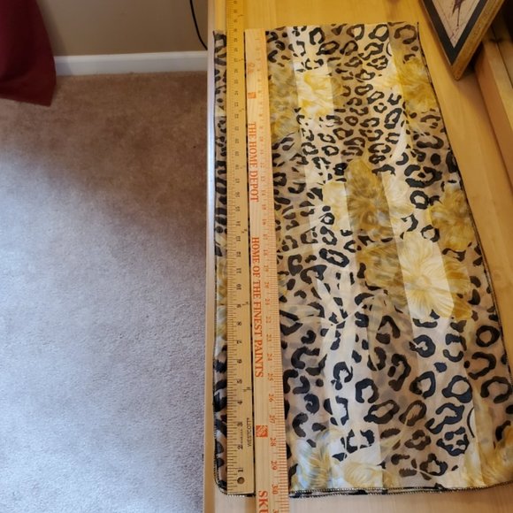 Animal Print Scarf - Picture 5 of 6
